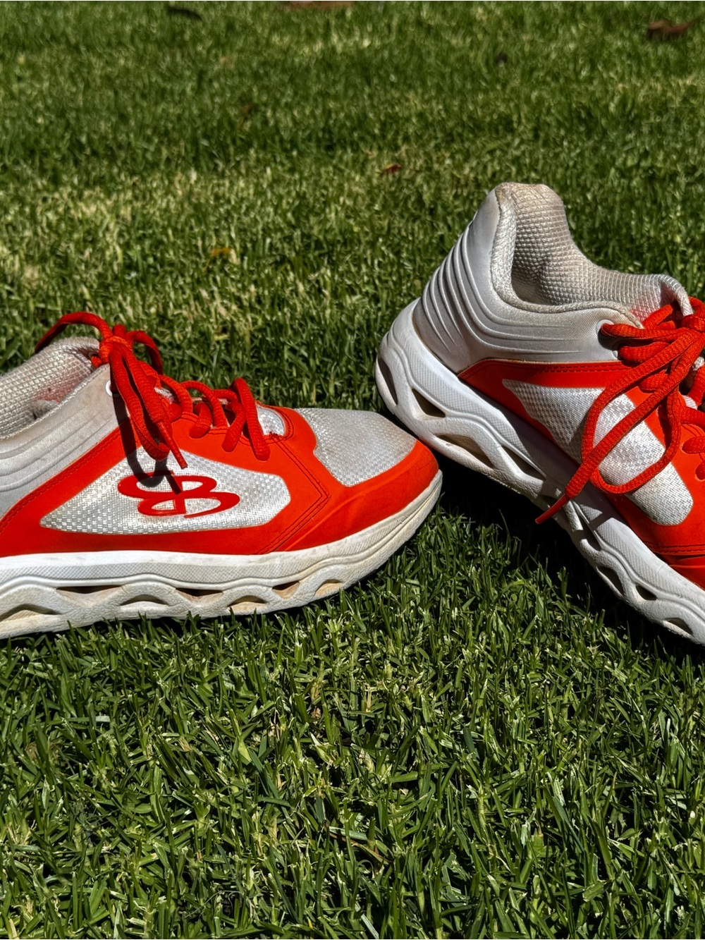 Boombah Men's Size 8 Turf Shoes in Orange and White